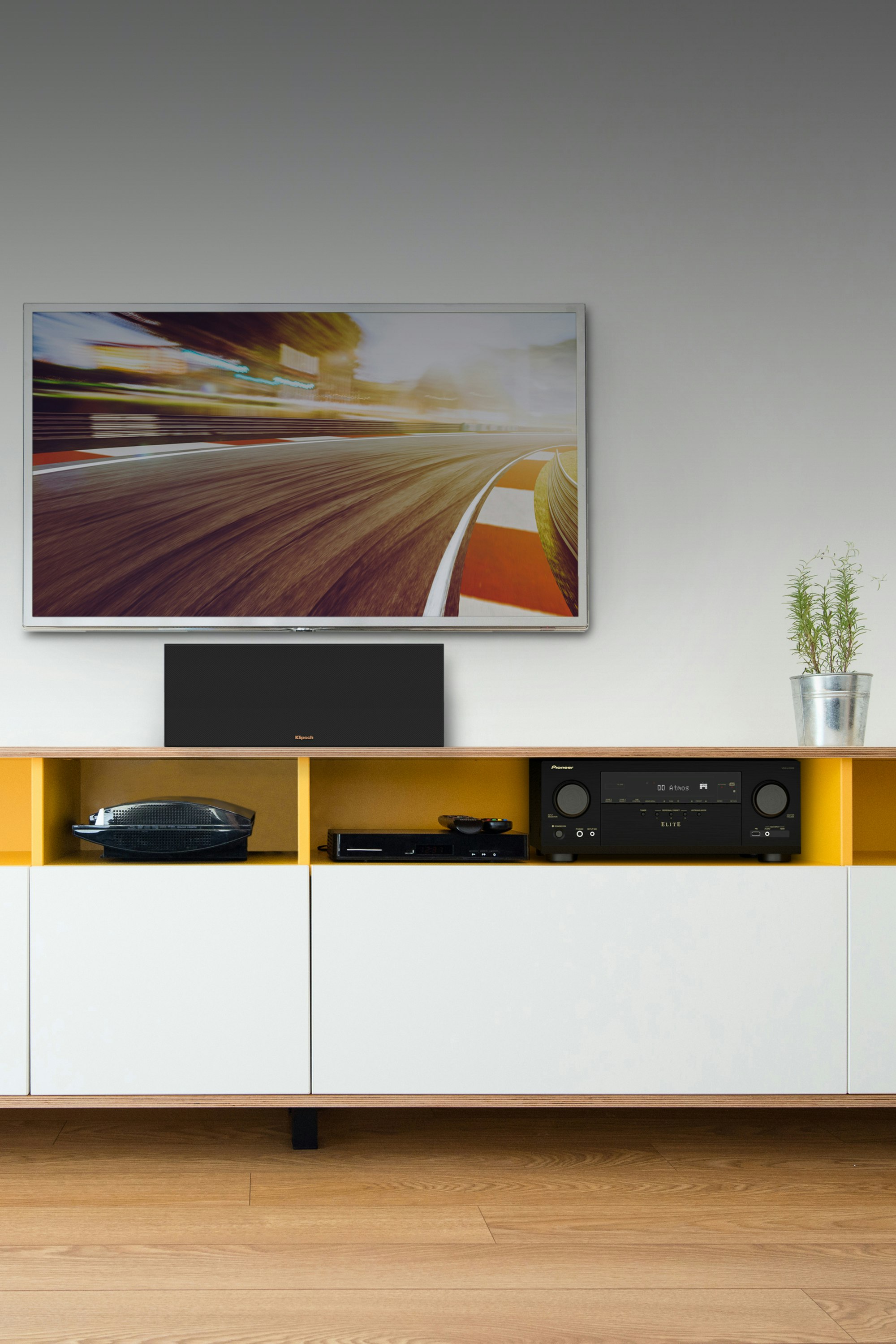 VSX 935 With KD Series Bookshelf Speakers Beside TV 2 2000x3000